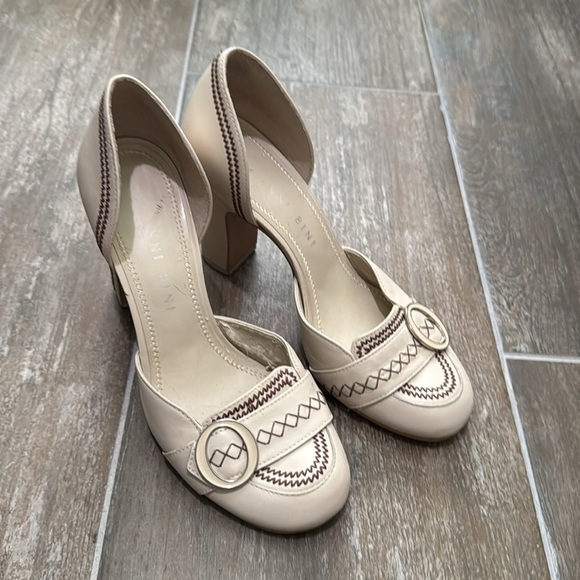 Gianni Bini Amalia Heels - Ivory w/Brown Stitching - Picture 2 of 10